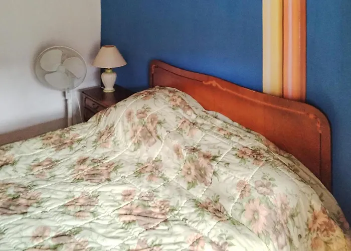 2 Bedroom Stunning In Apartamento